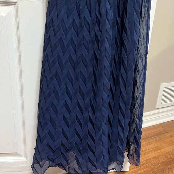 GUESS Small Navy Pleated Maxi Evening Gown - Picture 6 of 7